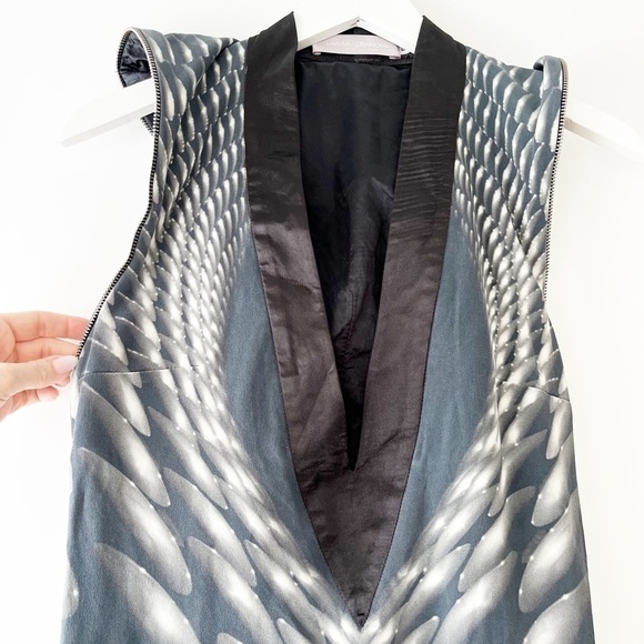 Designer dress 100% Silk plunging neckline - Picture 6 of 8